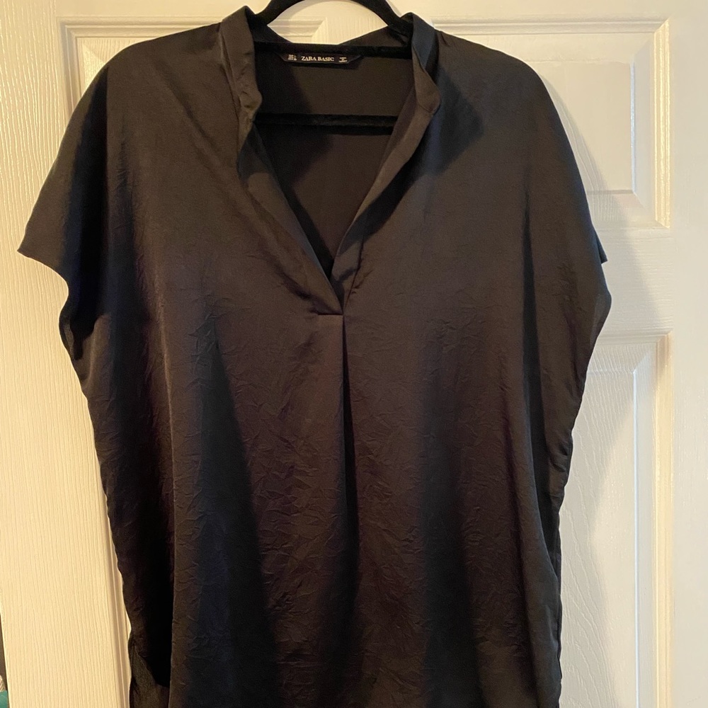 NWOT ZARA BLACK TOP SIZE L